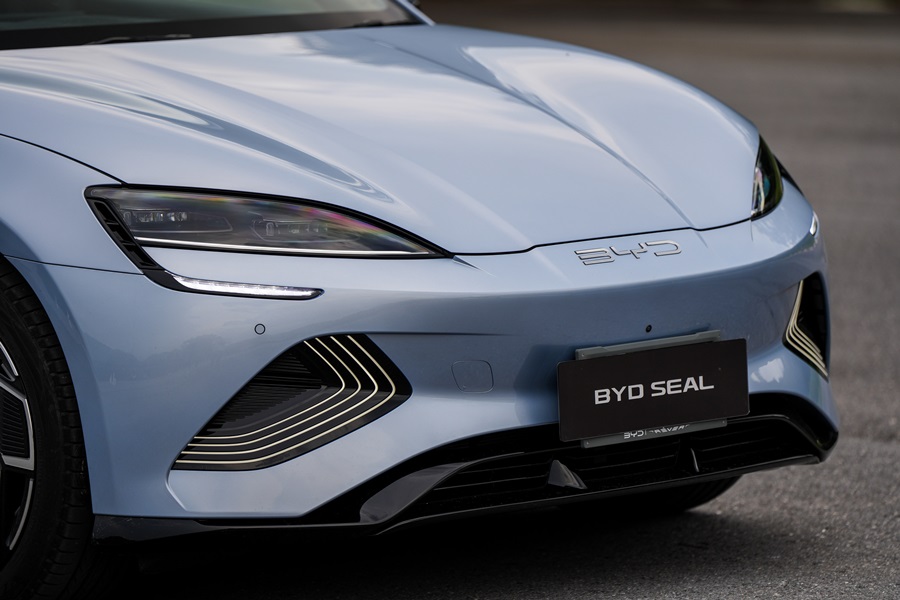 BYD-SEAL-Dynamic-Premium-AWD-Performance-2