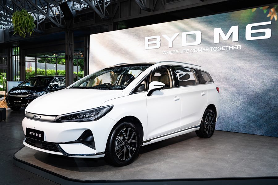 BYD M6