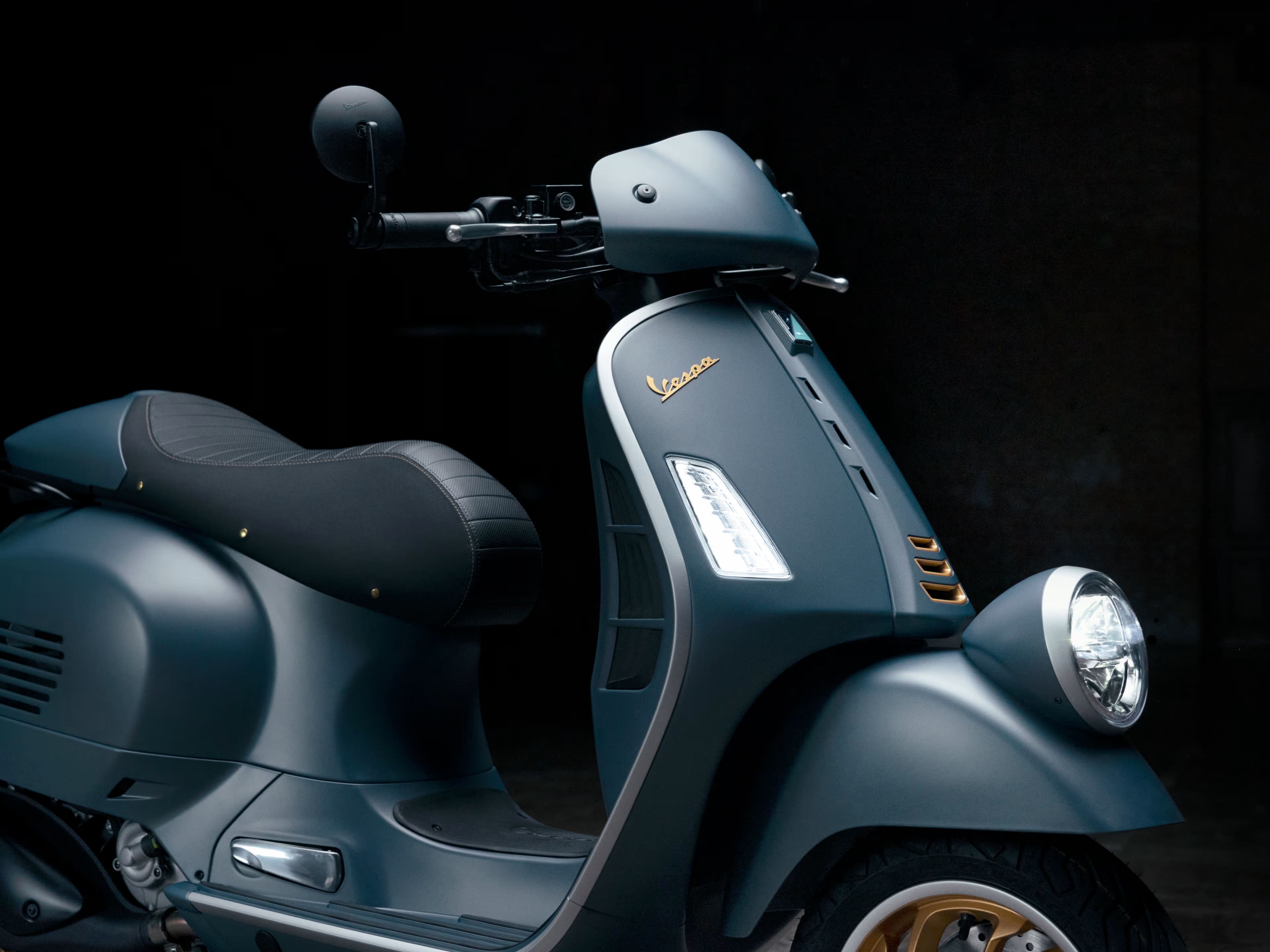 เวสป้า Vespa GTV Officina 8 2025 – รุ่นลิมิเต็มมี 88 คันในไทย – มอไซค์คลาสสิค 2025