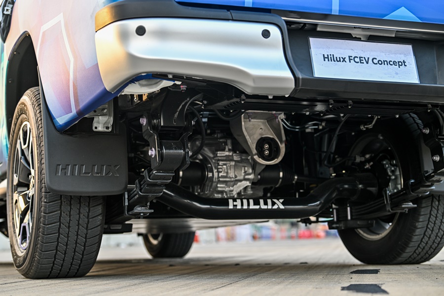 Toyota Hilux BEV, FCEV, Diesel HEV 2024